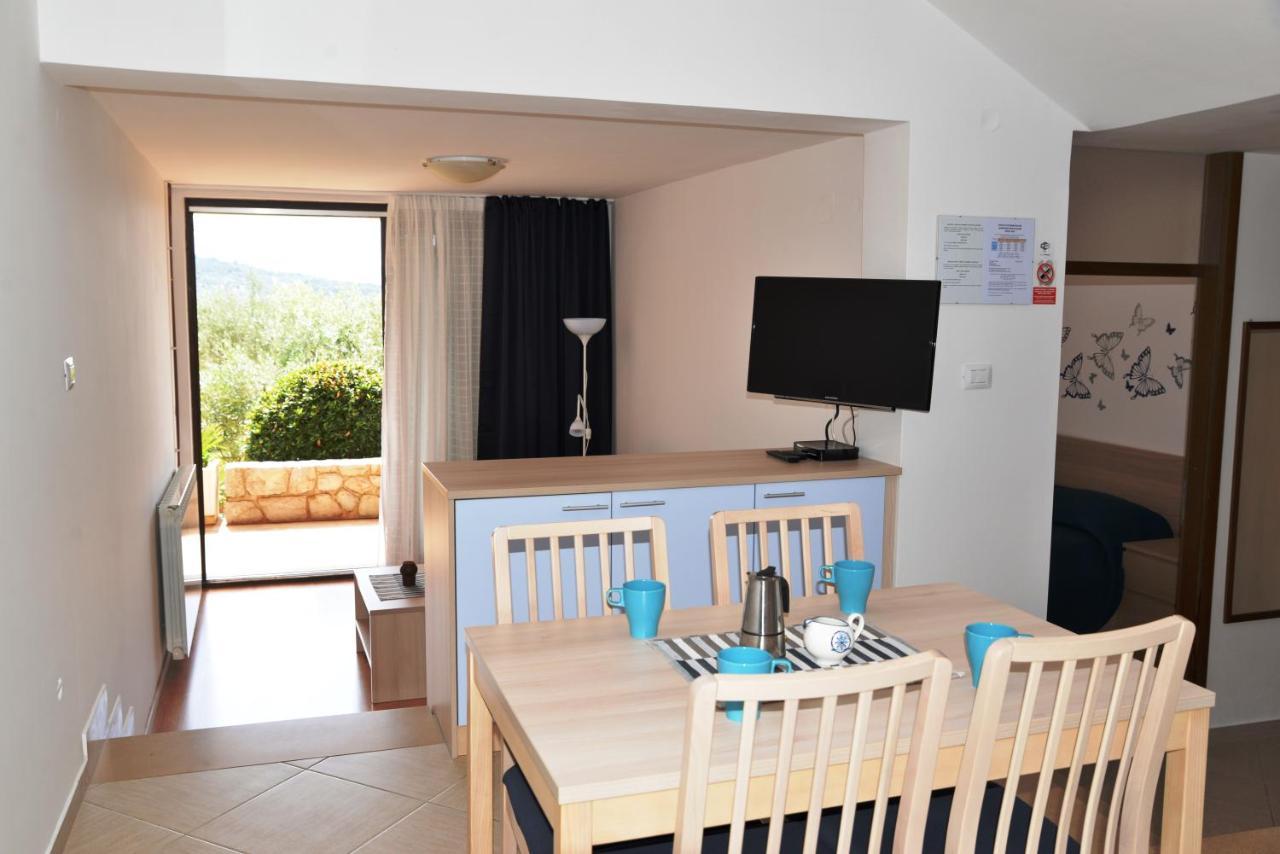 Apartments Palma & Pino เซรส ภายนอก รูปภาพ