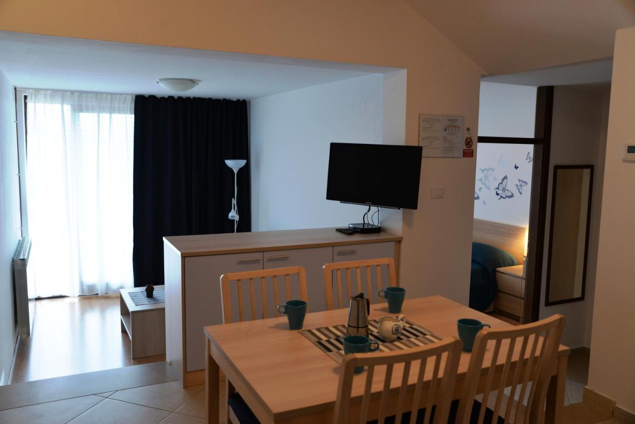 Apartments Palma & Pino เซรส ภายนอก รูปภาพ