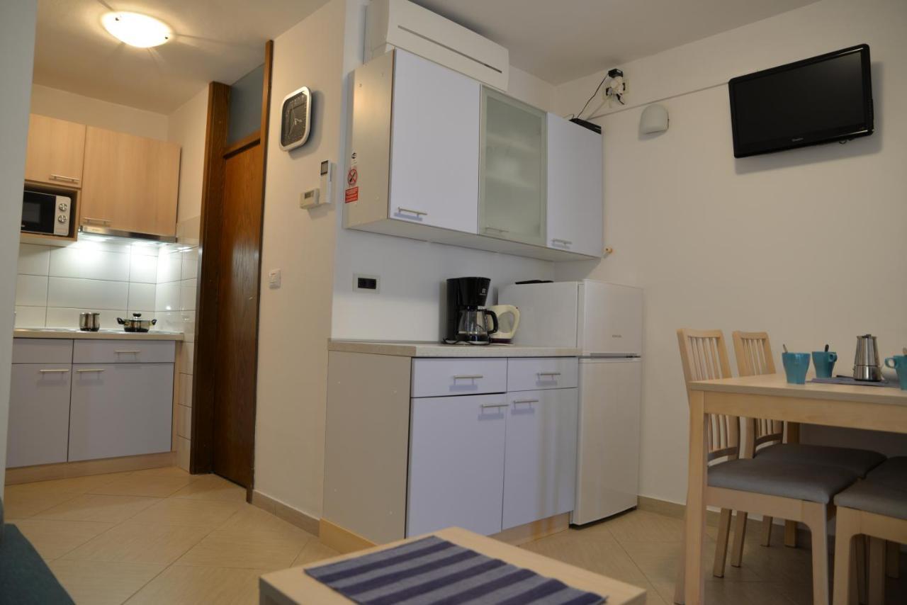 Apartments Palma & Pino เซรส ภายนอก รูปภาพ