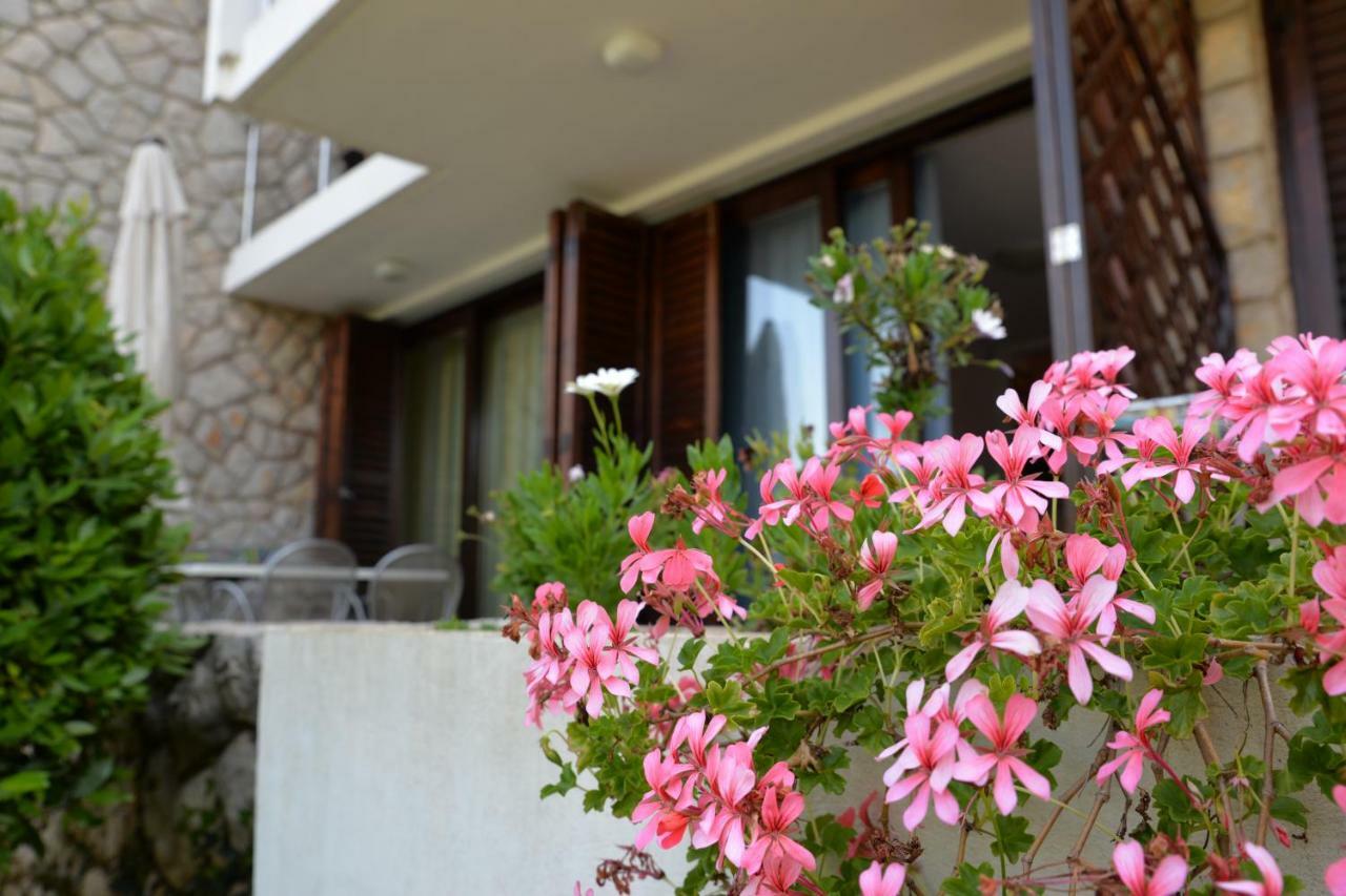 Apartments Palma & Pino เซรส ภายนอก รูปภาพ